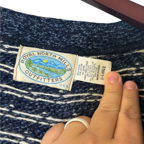 Vintage Unisex Wool Grandpa Blue Patterned Cardigan - Size X-Large - Picture 2 of 4